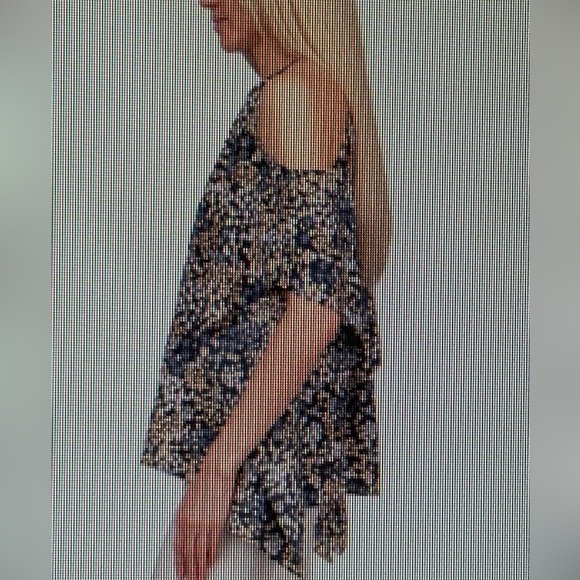 MICHAEL Michael Kors. Top cold shoulder blouse. Size OX - Picture 7 of 13